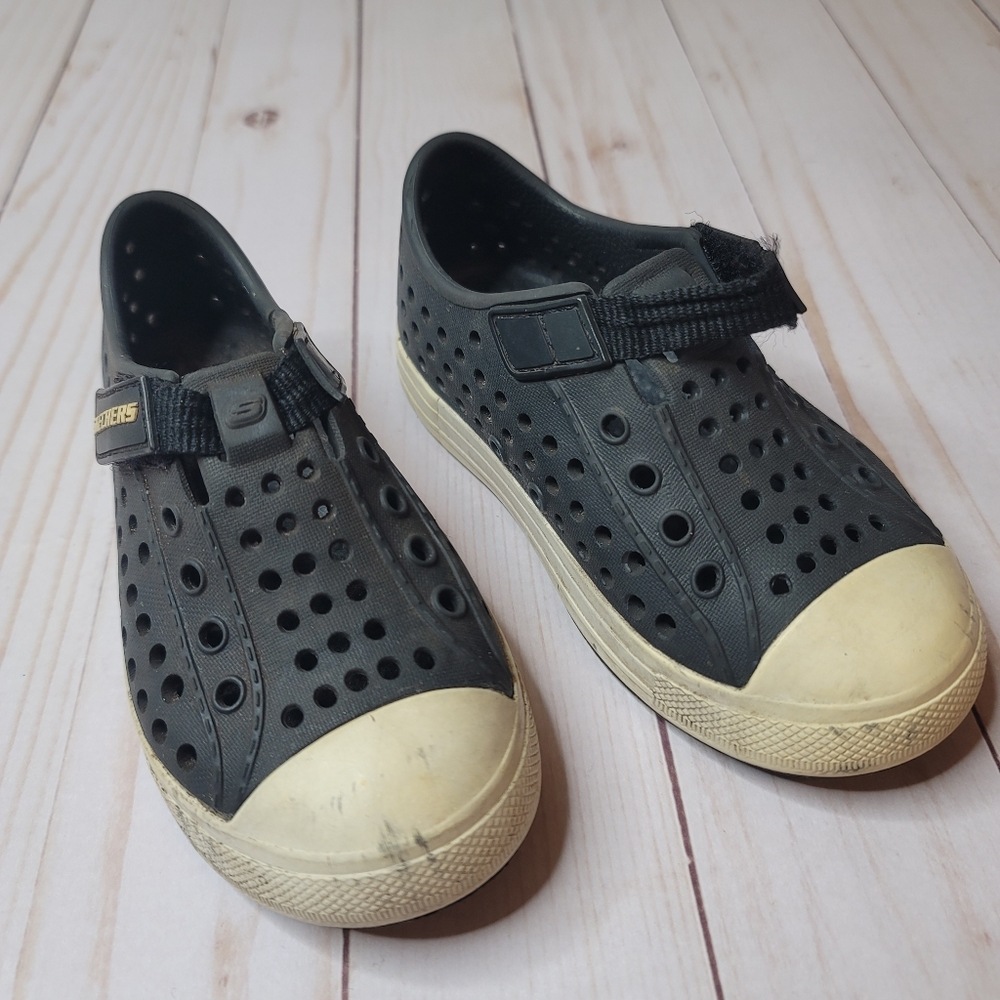 Sketches black water shoes size 8